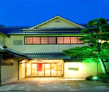 日本の伝統美に満ちた数寄屋造りの純和風旅館